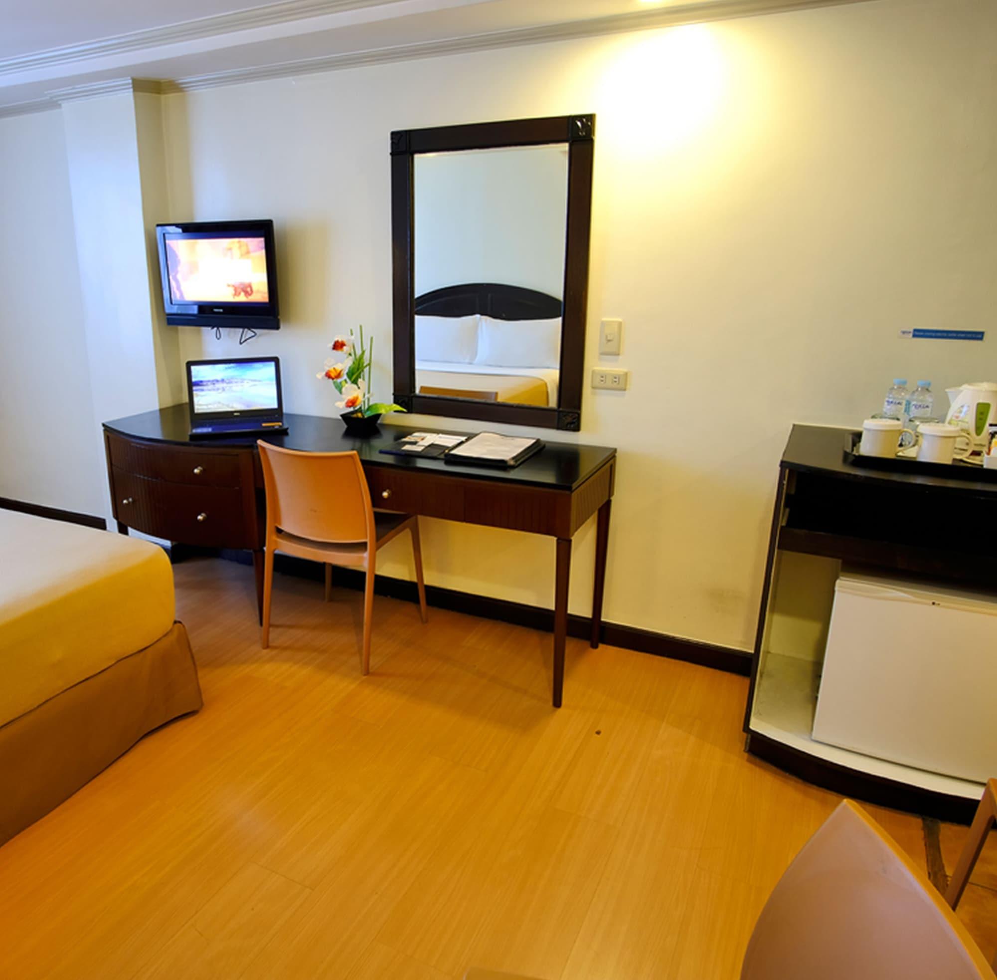 Fersal Hotel Neptune Makati Makati City Dış mekan fotoğraf