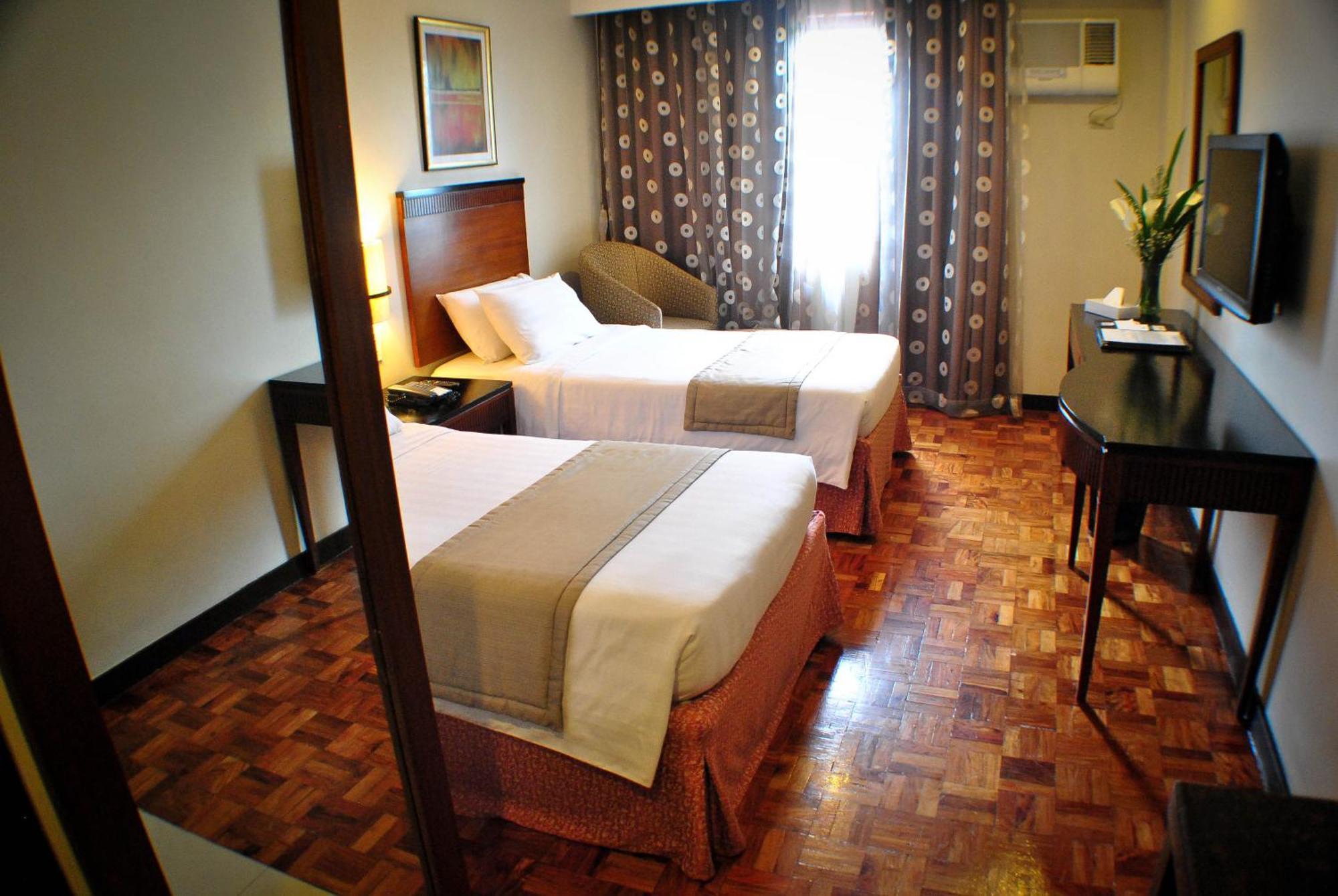 Fersal Hotel Neptune Makati Makati City Dış mekan fotoğraf
