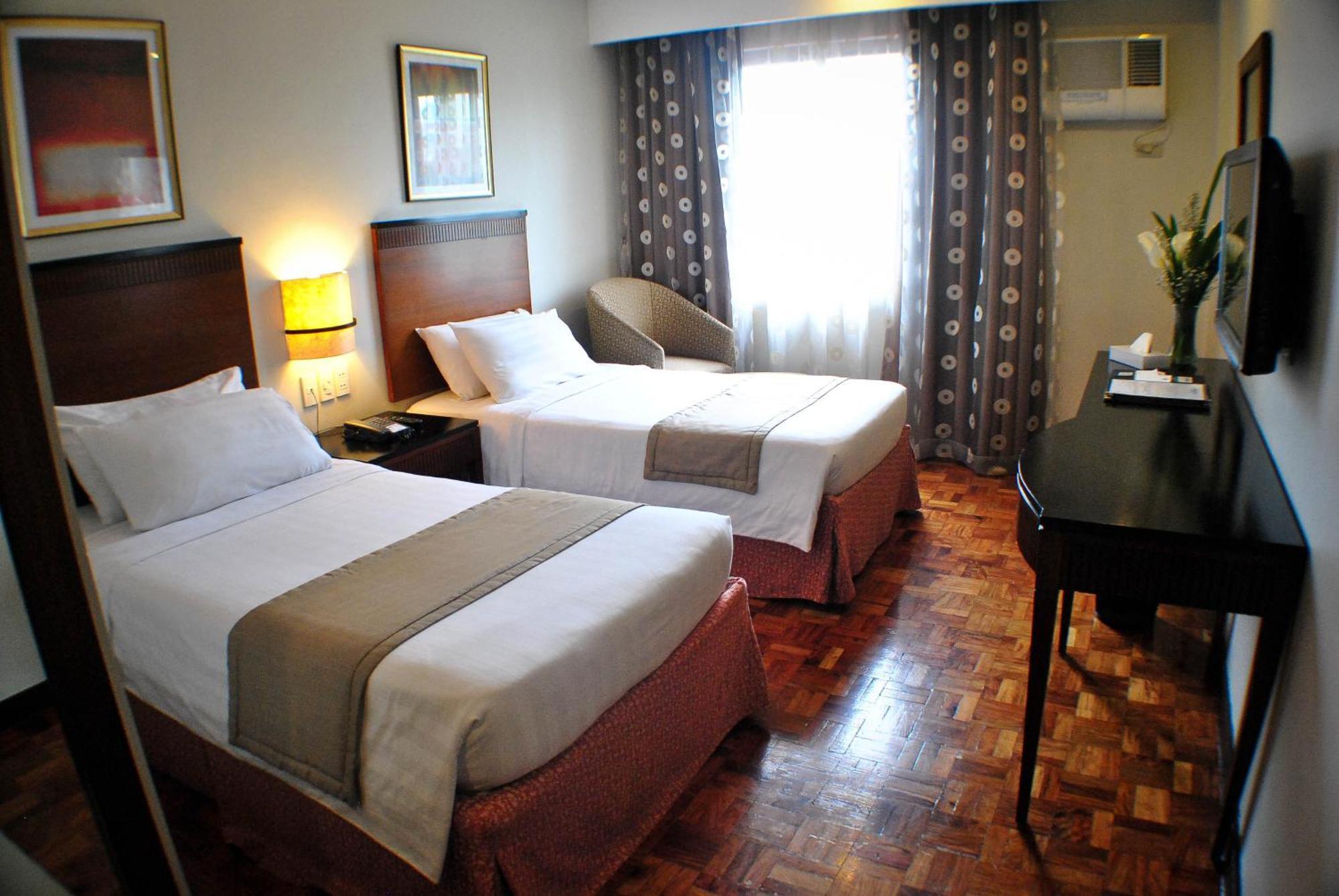 Fersal Hotel Neptune Makati Makati City Dış mekan fotoğraf
