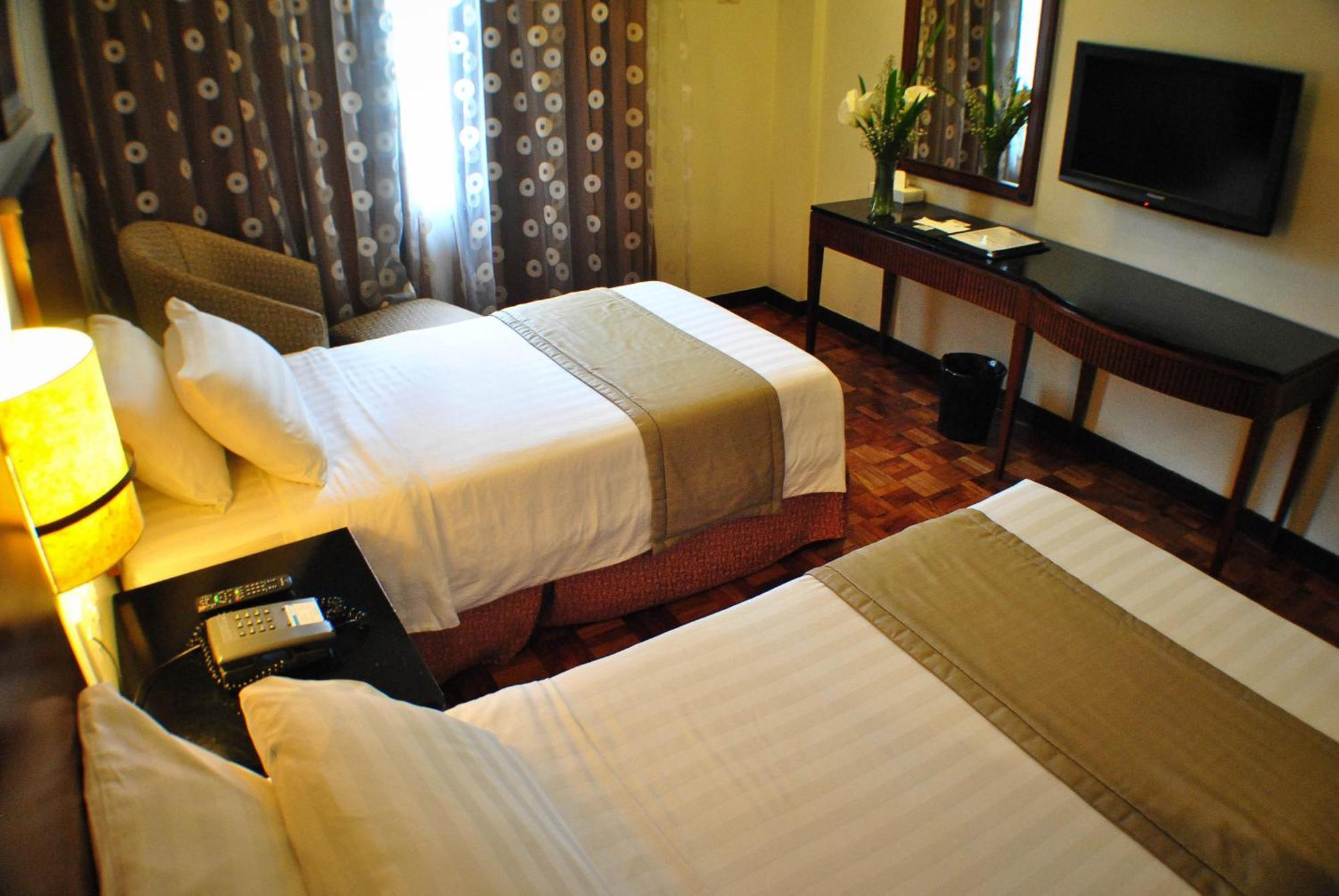Fersal Hotel Neptune Makati Makati City Dış mekan fotoğraf