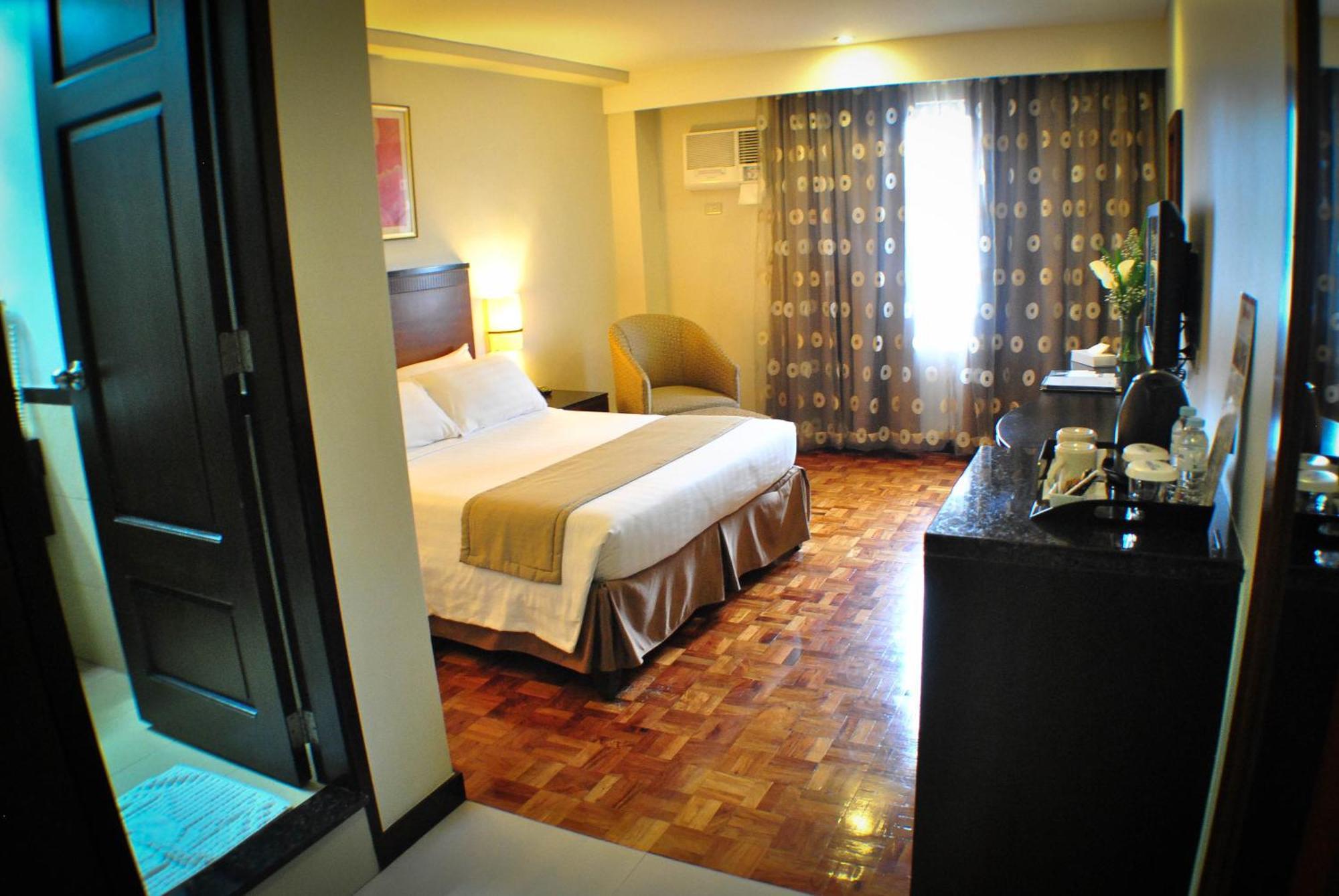 Fersal Hotel Neptune Makati Makati City Dış mekan fotoğraf