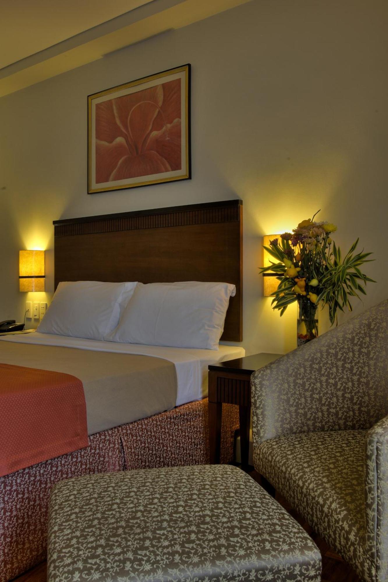 Fersal Hotel Neptune Makati Makati City Dış mekan fotoğraf
