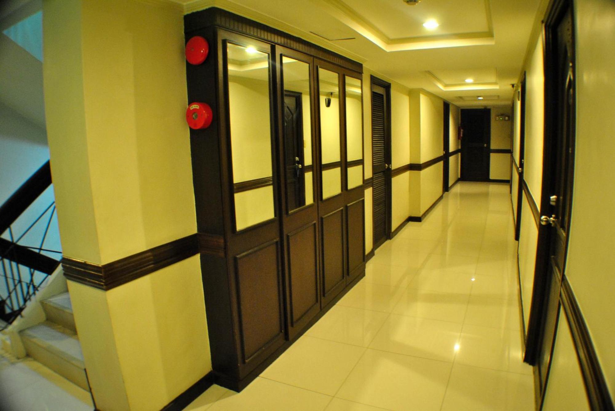 Fersal Hotel Neptune Makati Makati City Dış mekan fotoğraf