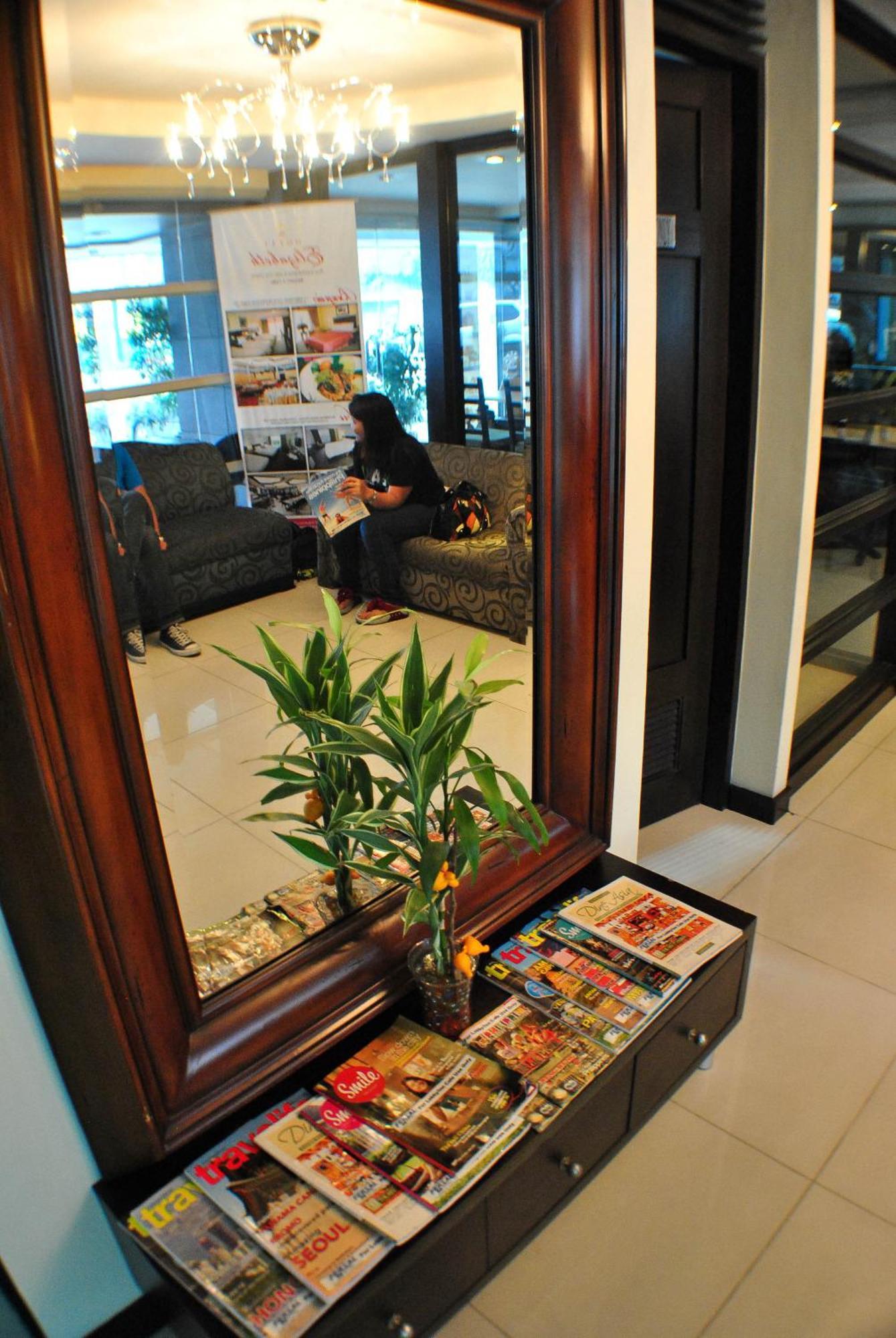Fersal Hotel Neptune Makati Makati City Dış mekan fotoğraf