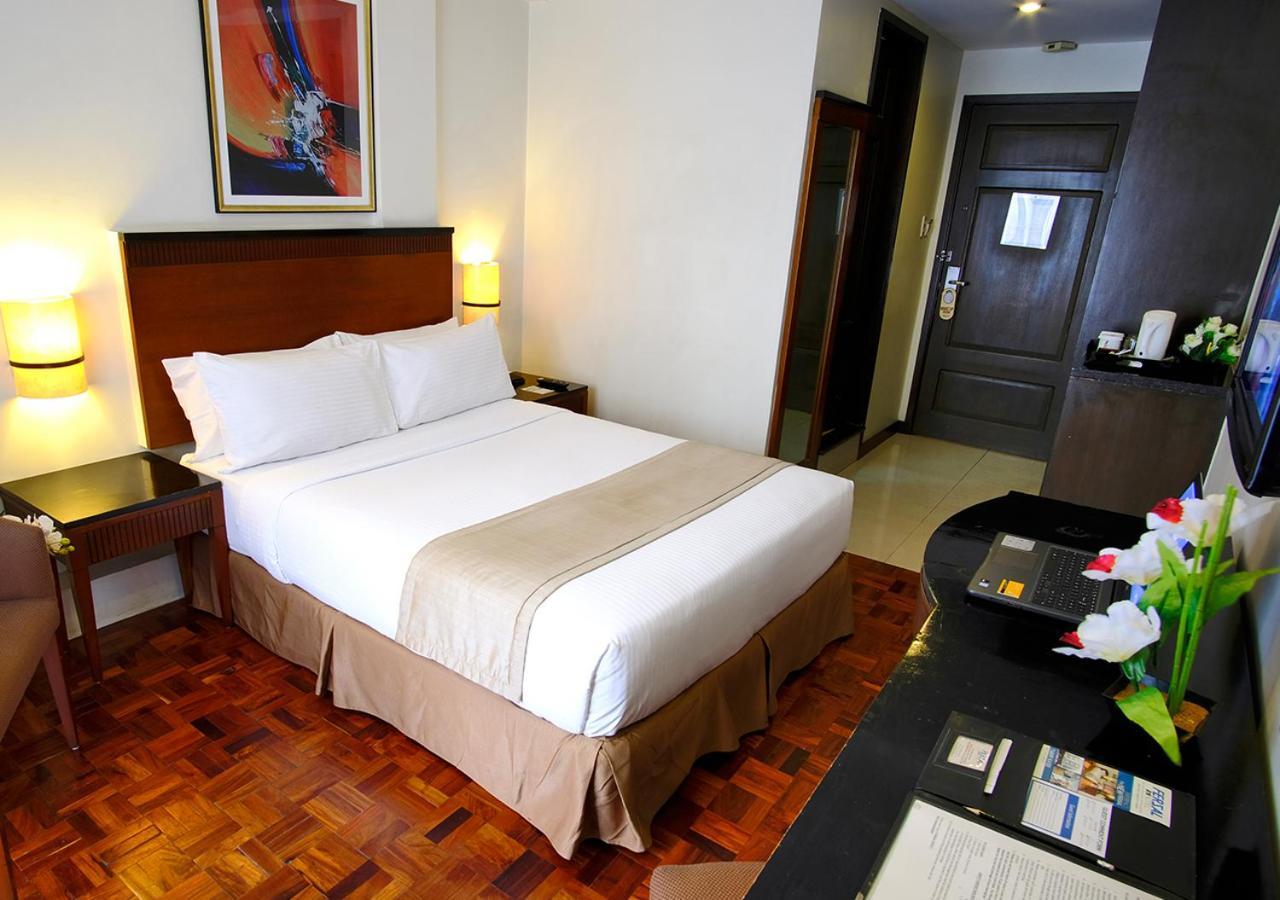 Fersal Hotel Neptune Makati Makati City Dış mekan fotoğraf