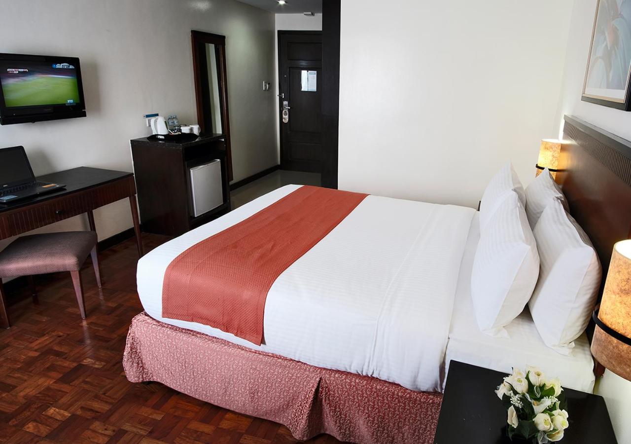 Fersal Hotel Neptune Makati Makati City Dış mekan fotoğraf