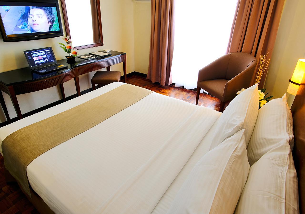 Fersal Hotel Neptune Makati Makati City Dış mekan fotoğraf