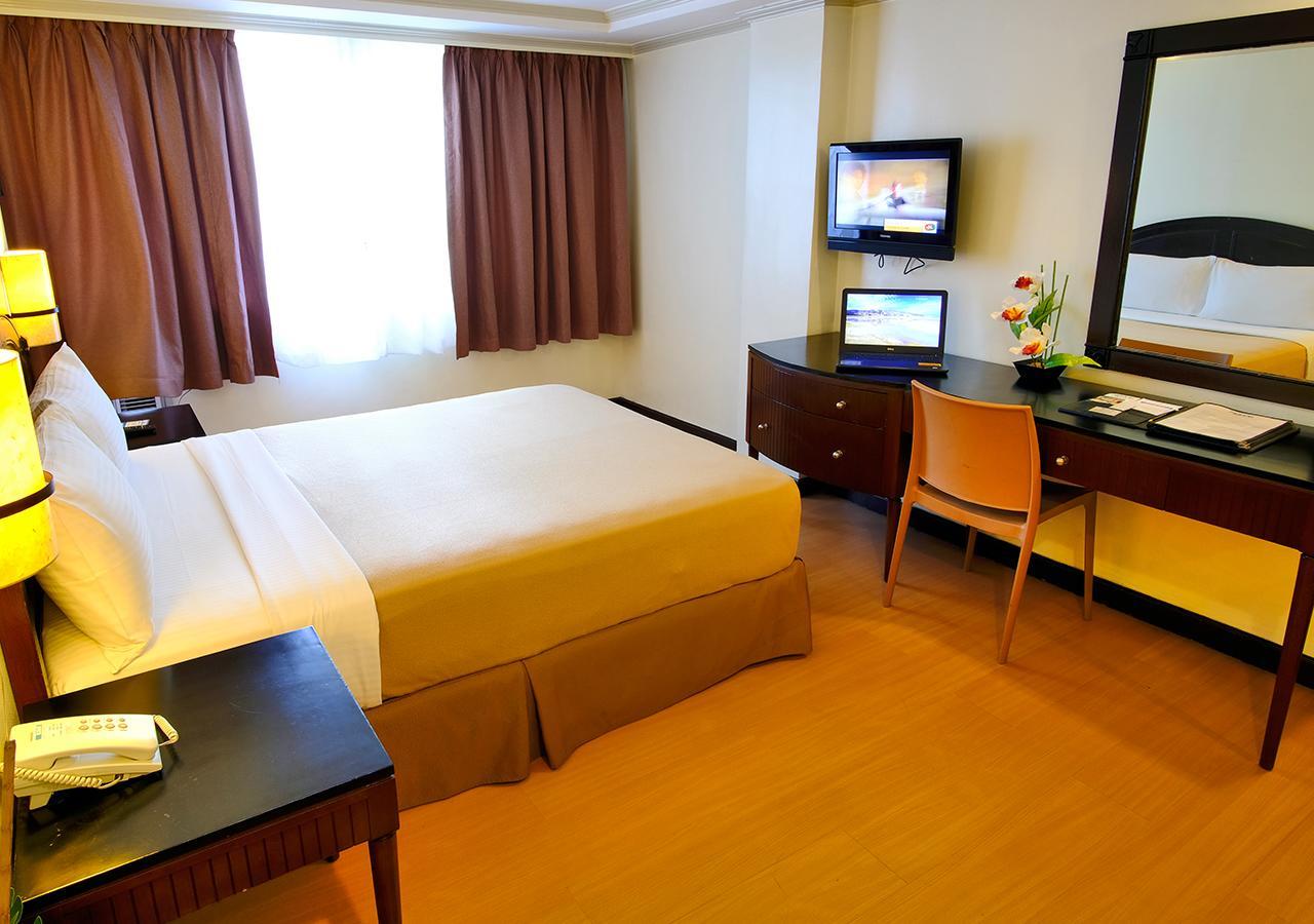 Fersal Hotel Neptune Makati Makati City Dış mekan fotoğraf